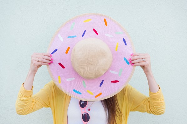 Diy donut floppy hat6 600x399