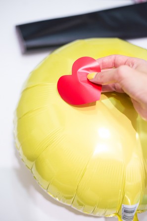 DIY Emoji Balloons