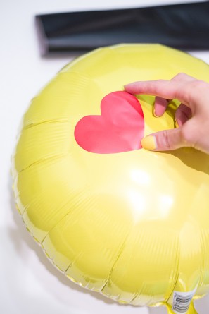 DIY Emoji Balloons