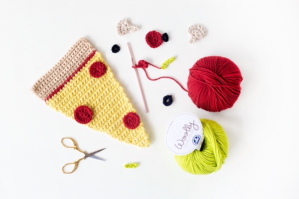 DIY Crochet Pizza Sweater | studiodiy.com